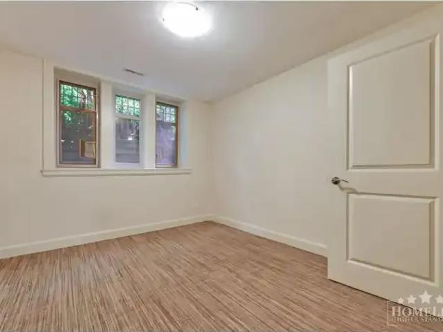 2 Bedroom House Surrey BC 102518932