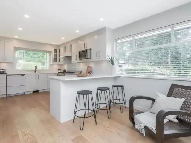 2 Bedroom House Surrey BC 102752751
