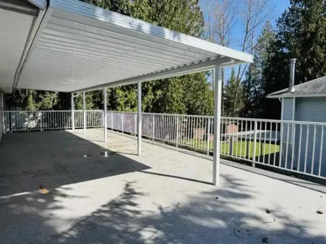 2 Bedroom House Surrey BC 98956442