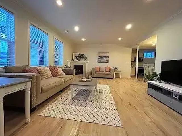 2 Bedroom House Sylvan Lake AB 104180916