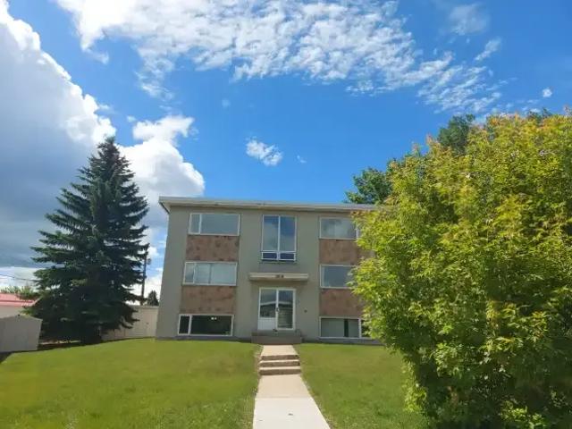 2 Bedroom House Red Deer AB 104362658