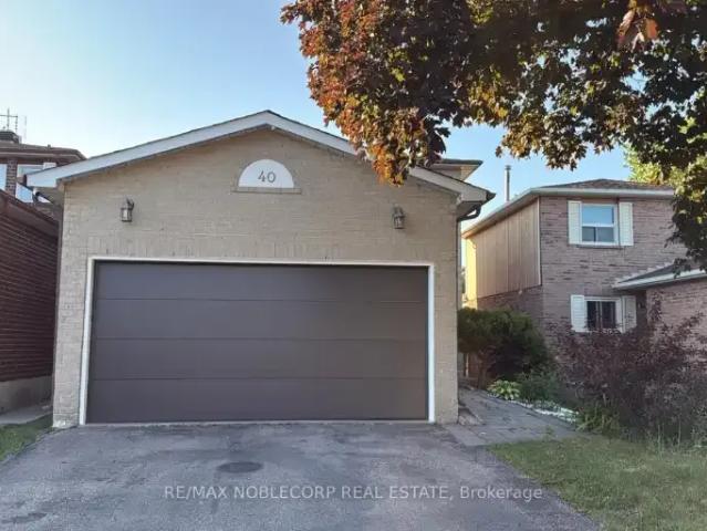 2 Bedroom House Richmond Hill ON 100444211