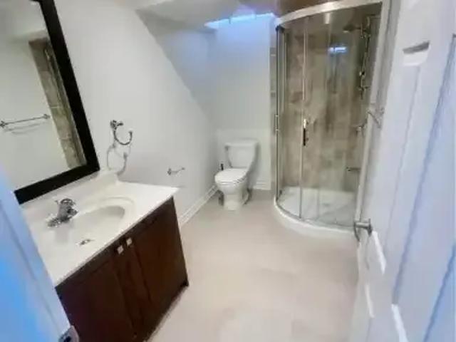 2 Bedroom House Richmond Hill ON 100527384