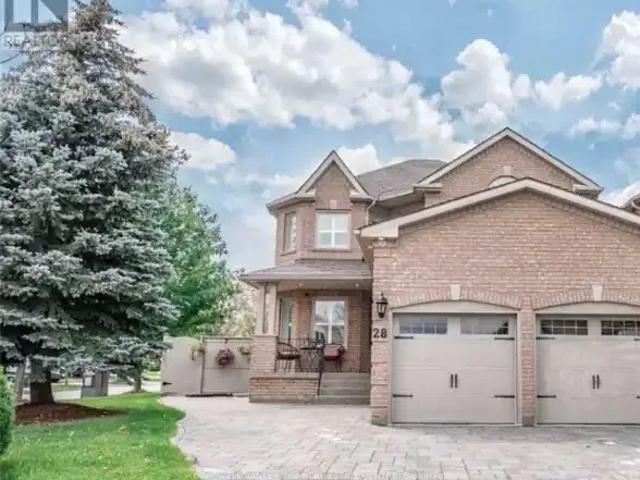 2 Bedroom House Richmond Hill ON 100901120