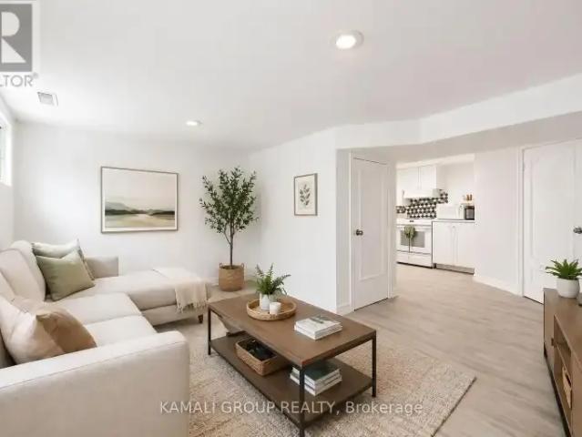 2 Bedroom House Richmond Hill ON 101725529