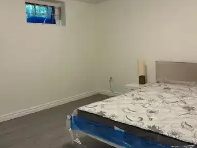 2 Bedroom House Richmond Hill ON 101827891