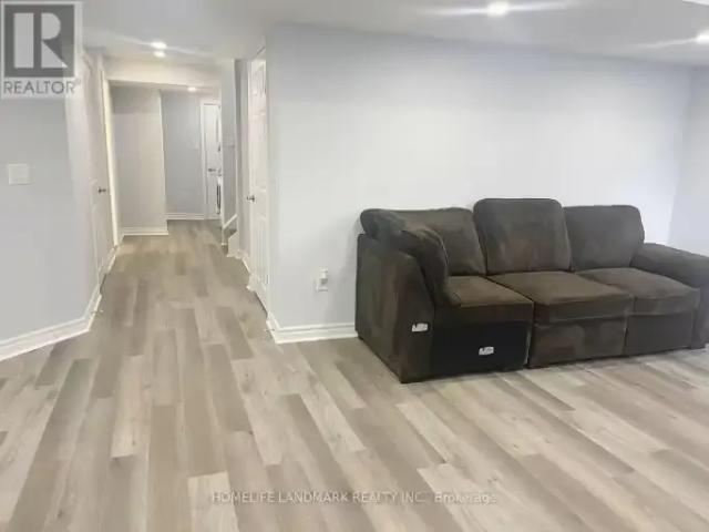 2 Bedroom House Richmond Hill ON 102629502