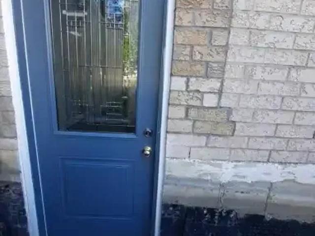 2 Bedroom House Richmond Hill ON 102883669