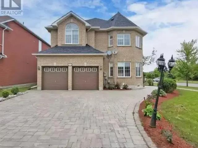 2 Bedroom House Richmond Hill ON 102366568