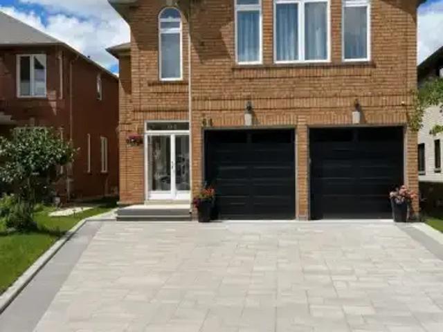 2 Bedroom House Richmond Hill ON 103355414
