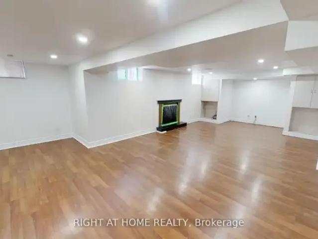 2 Bedroom House Richmond Hill ON 104711608