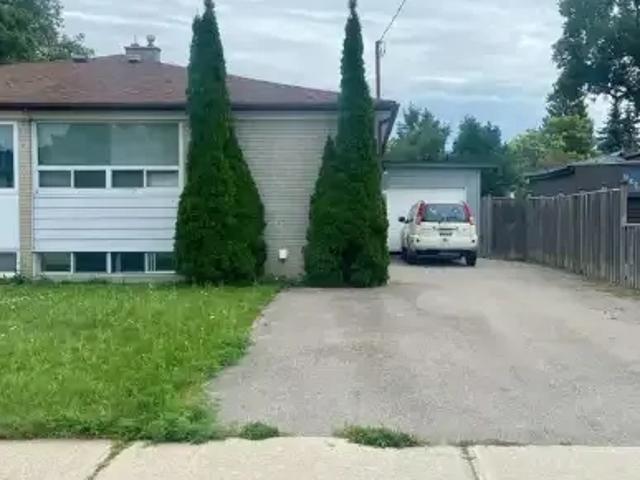 2 Bedroom House Richmond Hill ON 104876977