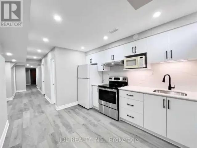 2 Bedroom House Richmond Hill ON 104106825