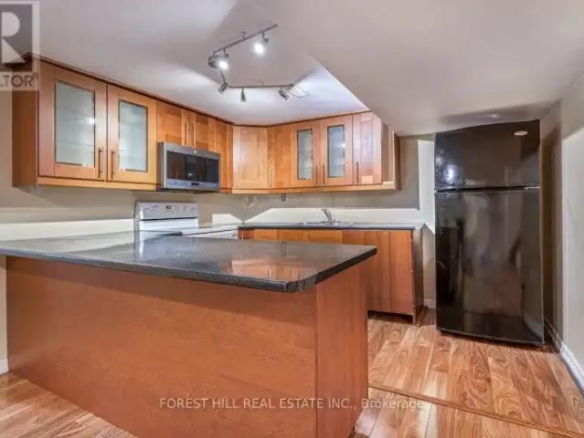 2 Bedroom House Richmond Hill ON 104183202