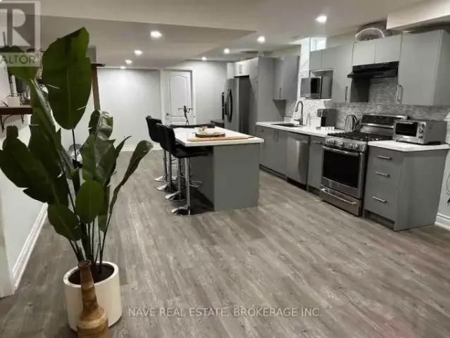 2 Bedroom House Richmond Hill ON 105378535