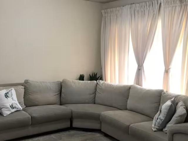 2 Bedroom House W W 103182691