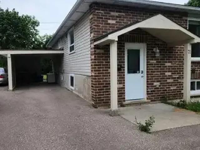2 Bedroom House Waterloo ON 104841995