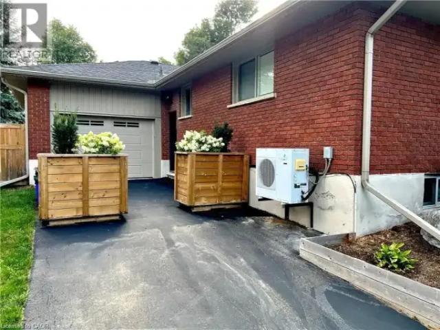 2 Bedroom House Waterloo ON 100761526
