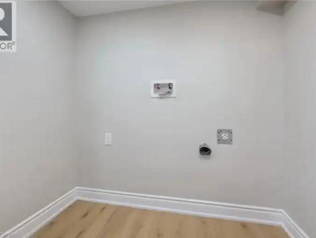2 Bedroom House Waterloo ON 101878071