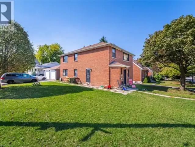 2 Bedroom House Waterloo ON 101879192
