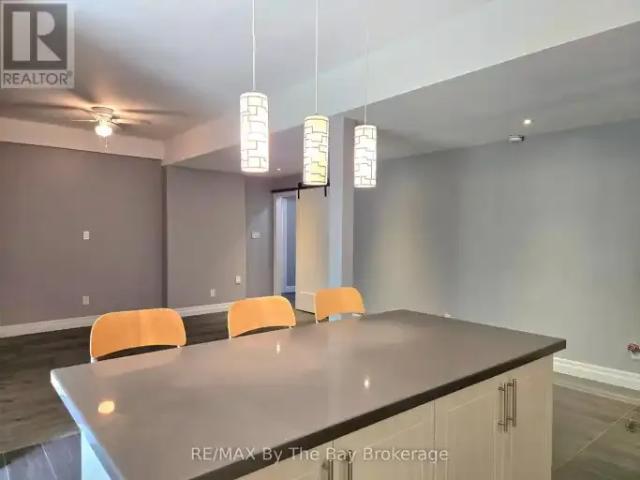 2 Bedroom House Wasaga Beach ON LS102518997
