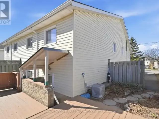 2 Bedroom House Welland ON 101986825