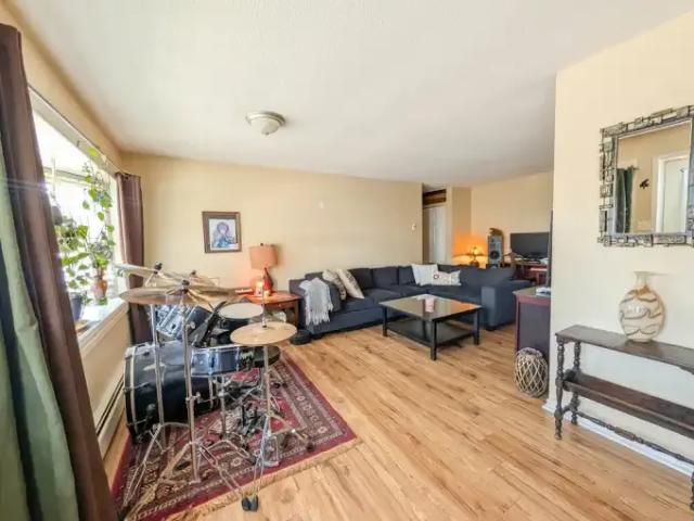 2 Bedroom House Welland ON 102846455