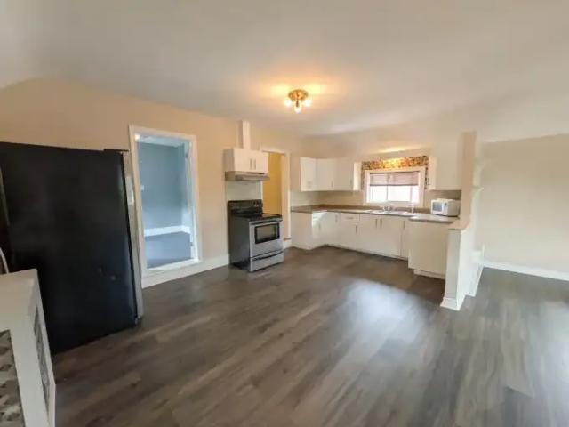 2 Bedroom House Welland ON 105167291