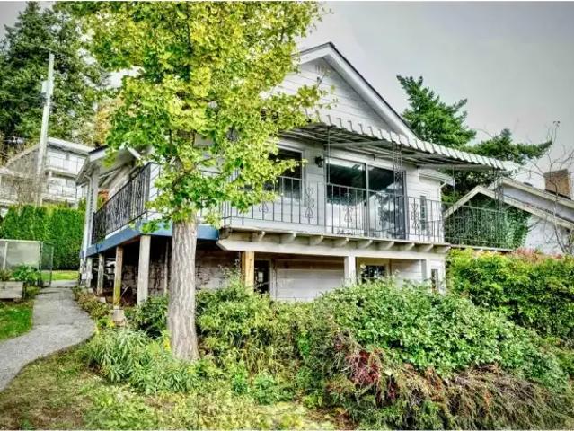 2 Bedroom House White Rock BC 105269591