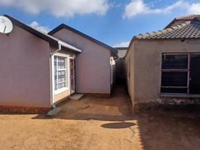 2 bedroom house with 4 outside rooms.