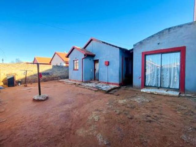 2 bedroom house with 3 outside rooms.