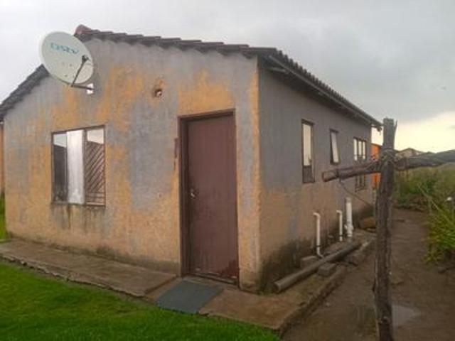 2 bedroom house with outside room