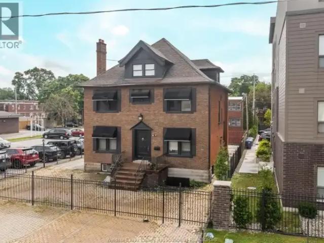 2 Bedroom House Windsor ON 101878860