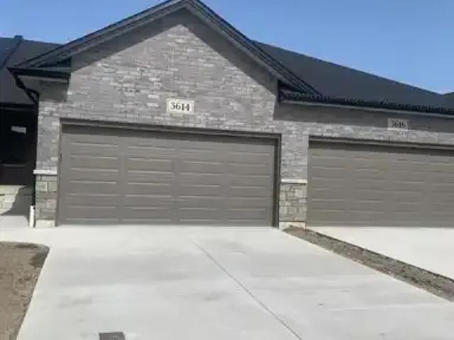 2 Bedroom House Windsor ON 101262159