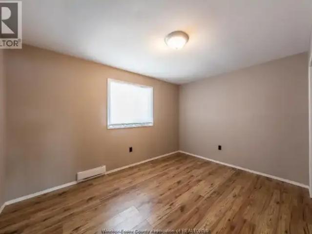 2 Bedroom House Windsor ON 102579017