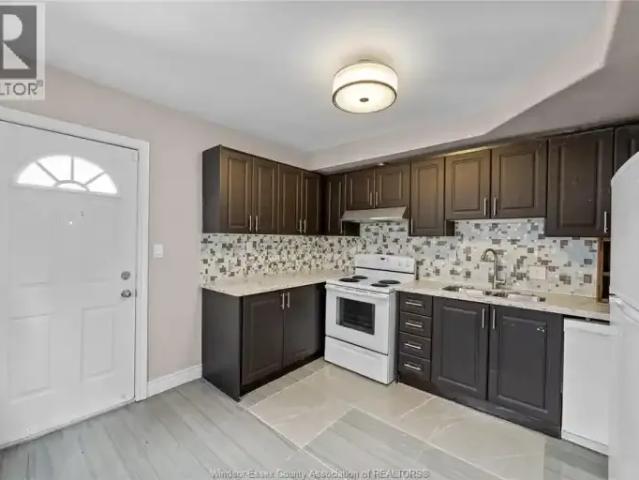 2 Bedroom House Windsor ON 102915432
