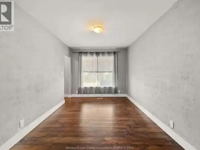 2 Bedroom House Windsor ON 102085942