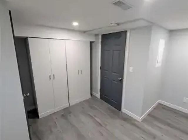 2 Bedroom House Windsor ON 103091774