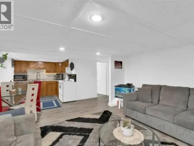 2 Bedroom House Windsor ON 103151905