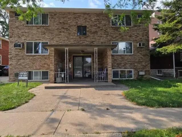 2 Bedroom House Windsor ON 104711688