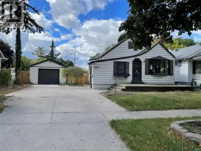 2 Bedroom House Windsor ON 105269554