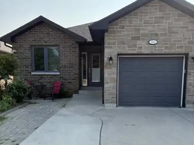 2 Bedroom House Windsor ON 105281888