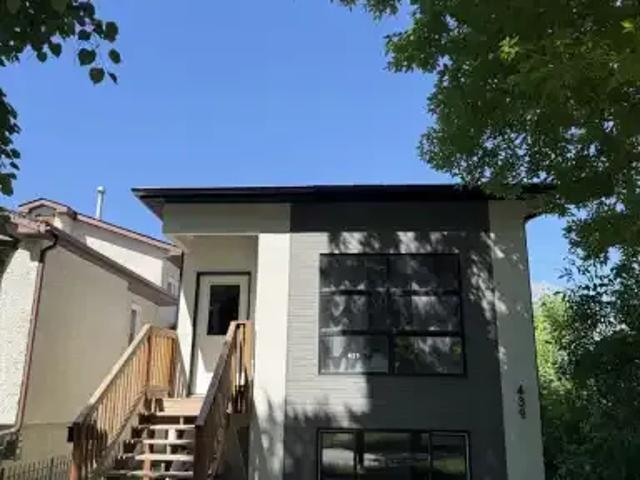 2 Bedroom House Winnipeg MB 103215771