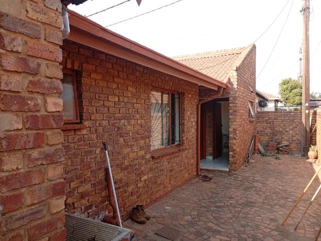 2 Bedroom House To Let in Mamelodi