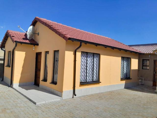 2 Bedroom House To Let in Naturena