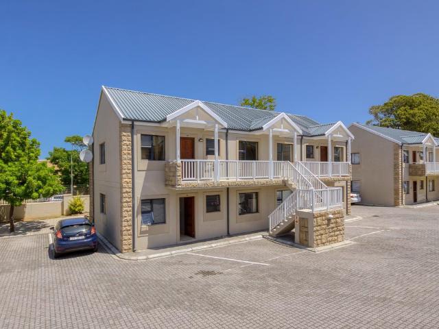 2 Bedroom House To Let in Audas Estate