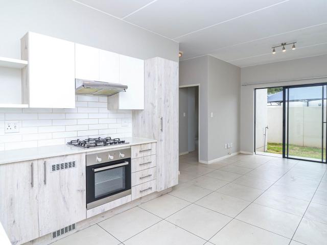 2 Bedroom House To Let in Halfway Gardens