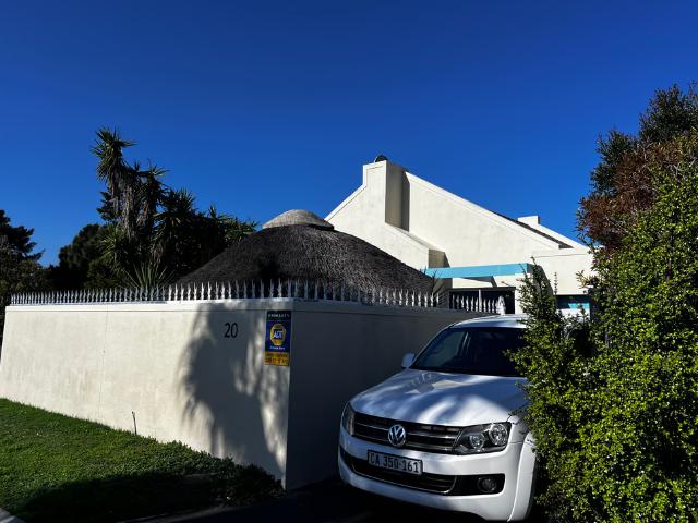 2 Bedroom House Rented in Sunningdale