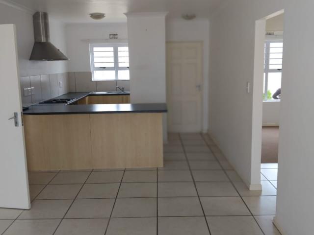 2 Bedroom House To Let in Santorini Estate