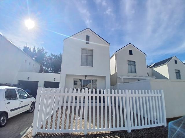2 Bedroom House To Let in Tweespruit Estate